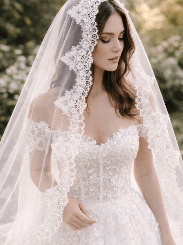 Celeste Scallop Veil